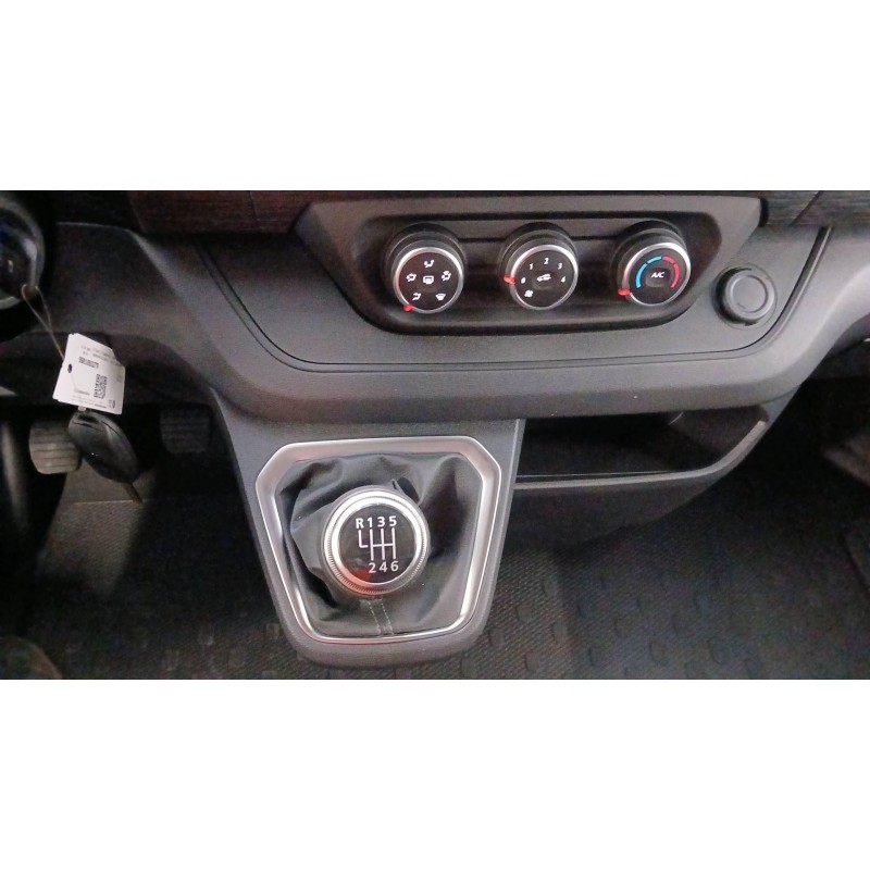 RENAULT TRAFIC FOURGON